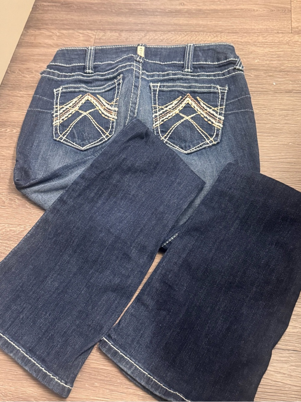 Ariat Women’s Dark Wash Bootcut Jeans 28 Short Contrast Stitch